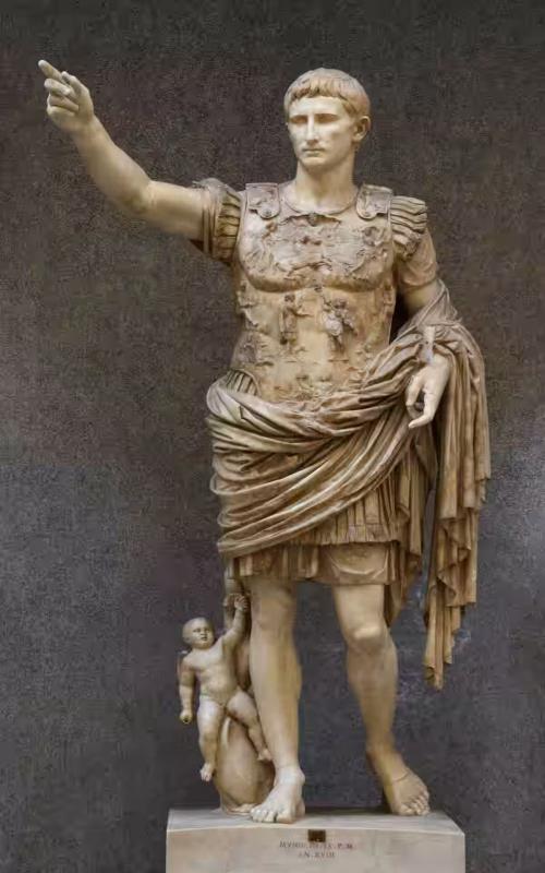 César Augusto: el primer emperador de Roma, el hombre que gobernó sin corona 1 Estatua de César Augusto Prima Porta, primer emperador romano, Museos Vaticanos
