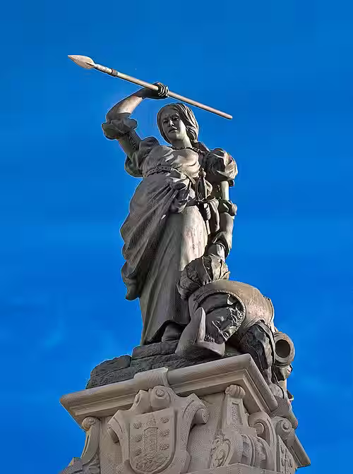 María Pita: la heroína que frenó a Drake en Coruña 4 Estatua de María Pita en la plaza que lleva su nombre en A Coruñ